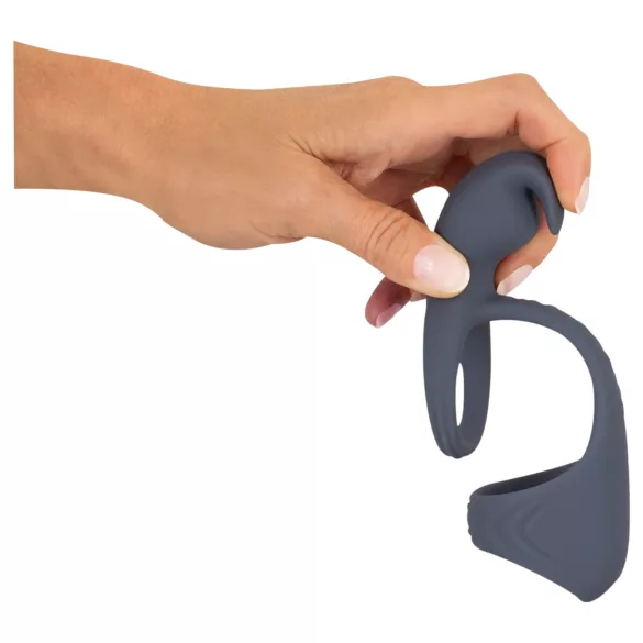 Beau Coeur Vylor - Penis- und Hodenring mit Klitorisstimulator (Grau)